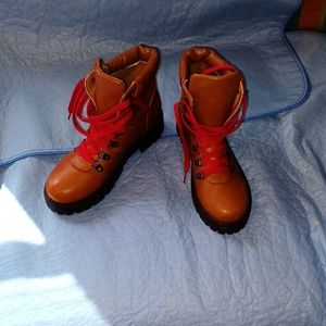 Woman Wildone Lace up Boots Size 8